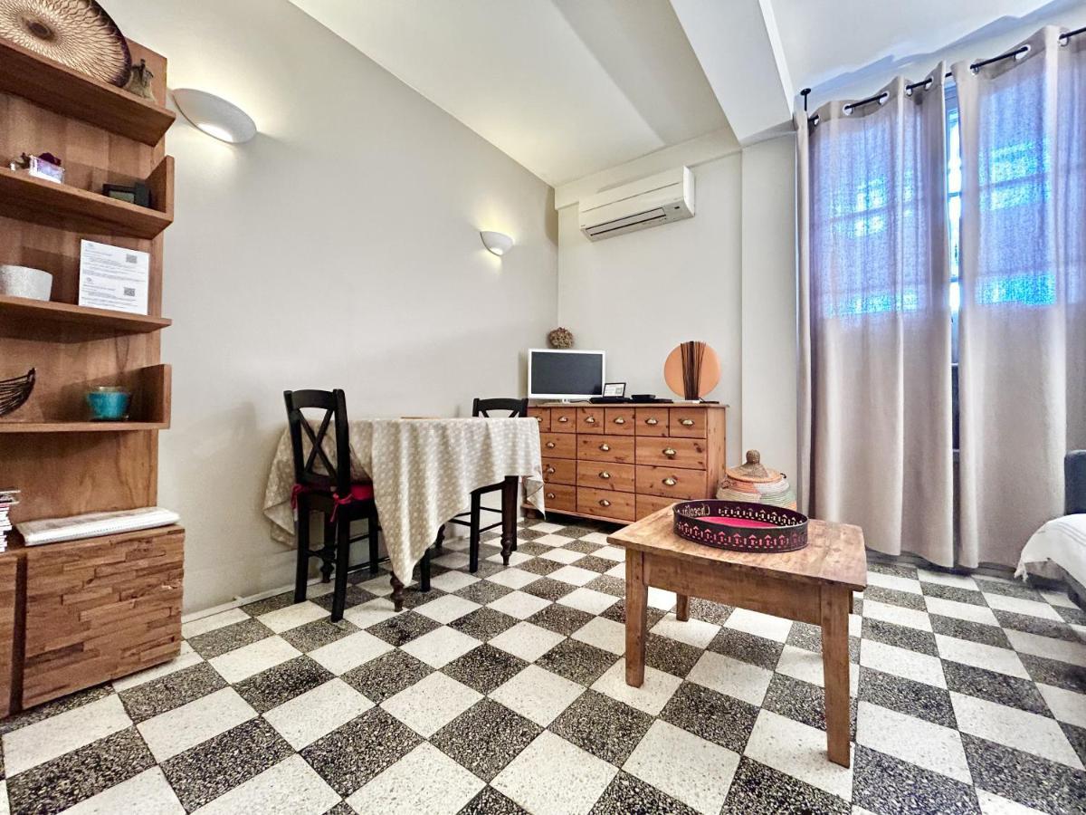 Aparthotel Riviera - Balcon Des Etats Unis - Old Town Promenade Des Anglais Nizza Exterior foto